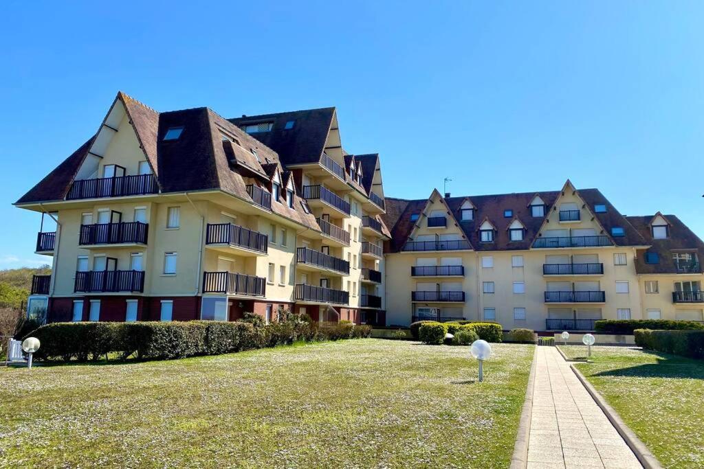 Studio Avec Acces A La Mer - Cabourg Exterior photo